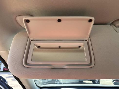 Used 2025 Nissan Altima 2.5 SV FWD image 51