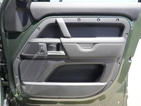 New 2026 Land Rover Defender 130 X-Dynamic SE AWD/4WD image 21