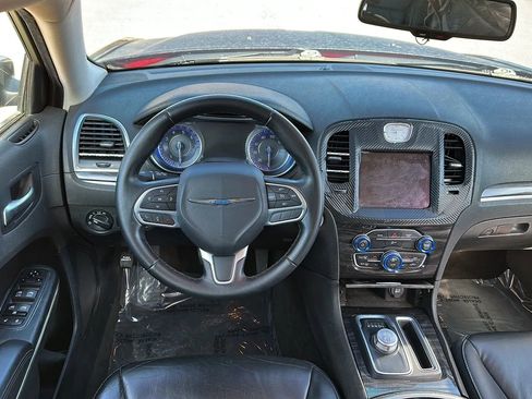 Used 2017 Chrysler 300 Limited image 24
