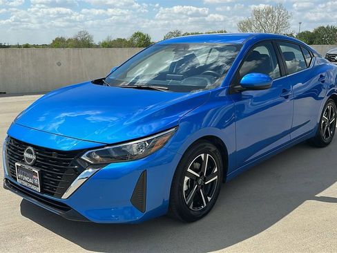 Used 2025 Nissan Sentra SV image 8