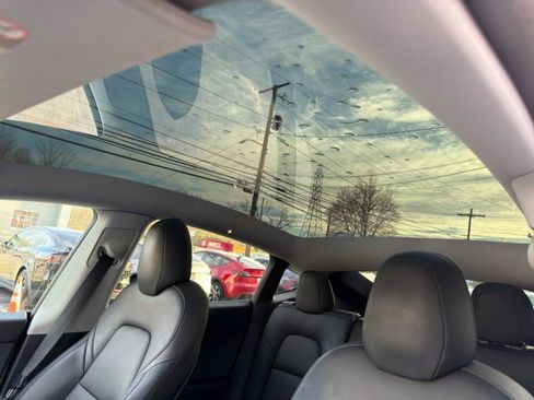 Used 2020 Tesla Model Y Long Range image 19