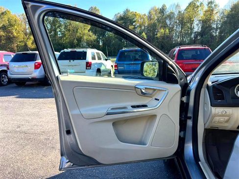 Used 2012 Volvo XC60 3.2 Platinum image 9