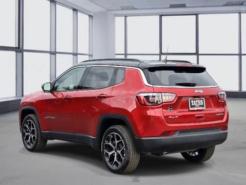 Used 2025 Jeep Compass Limited AWD/4WD image 5
