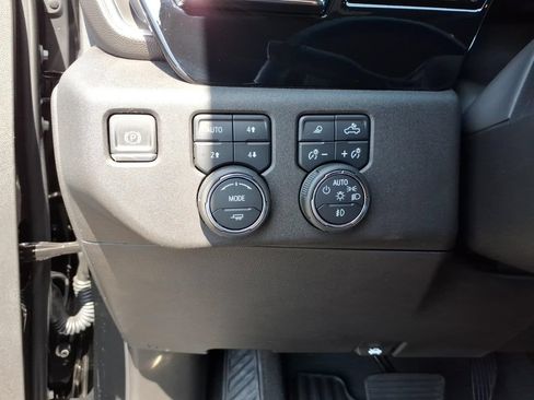 Used 2022 Chevrolet Silverado 1500 LTZ w/ LTZ Convenience Package II AWD/4WD image 24