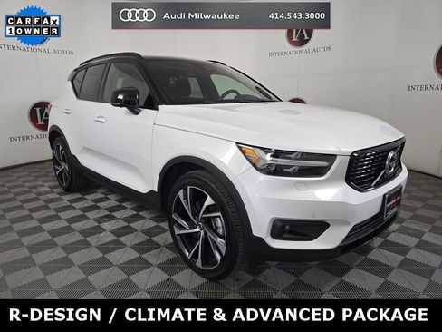 Used 2022 Volvo XC40 T5 R-Design w/ Advanced Package image 1