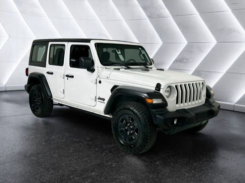 Used 2022 Jeep Wrangler Unlimited Sport image 1