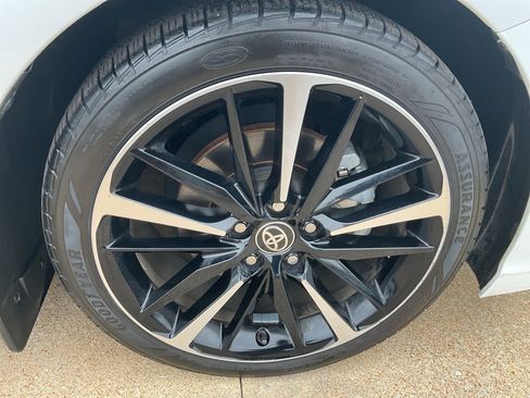 Used 2020 Toyota Camry XSE image 6