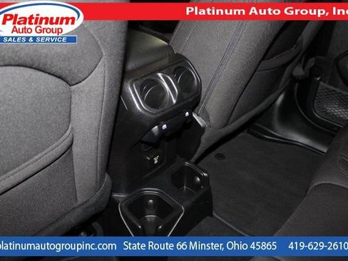 Used 2019 Jeep Wrangler Unlimited Sahara w/ Safety Group image 28