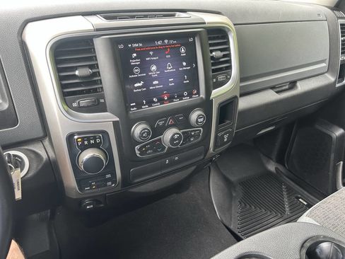 Used 2019 RAM 1500 Classic SLT w/ Luxury Group AWD/4WD image 24