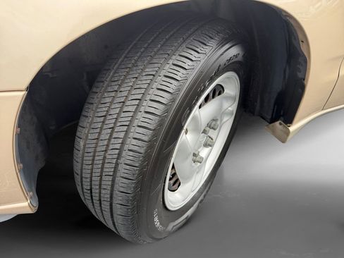 Used 2005 Pontiac Grand Am SE FWD image 9