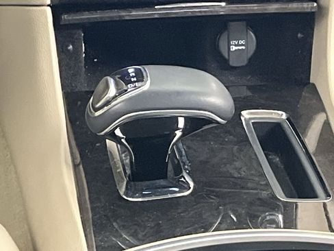Used 2013 Chrysler 300 RWD image 18