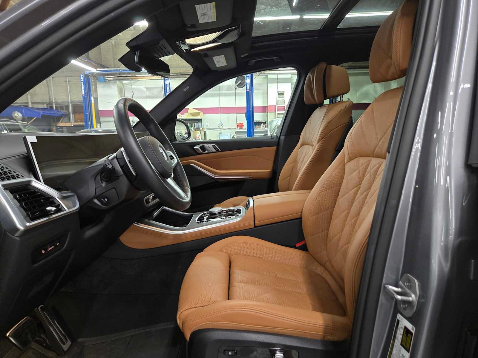 Used 2026 BMW X5 xDrive50e w/ M Sport Package AWD/4WD image 21