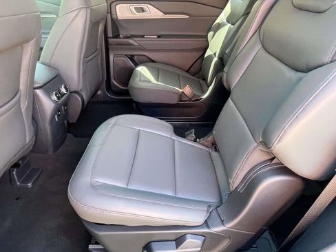 New 2026 Ford Explorer Active image 8