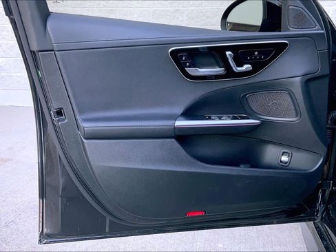 Used 2023 Mercedes-Benz C 300 Sedan image 21