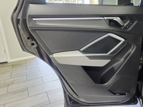 Used 2022 Audi Q3 2.0T Premium Plus image 12