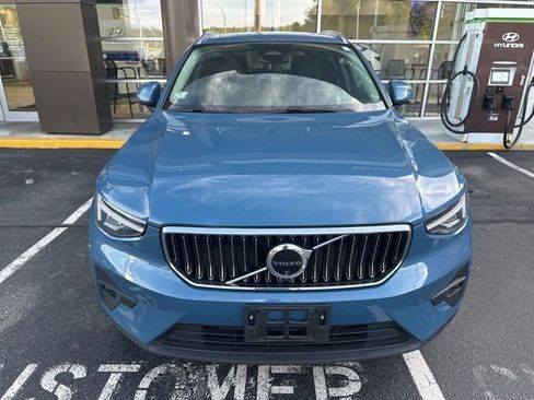 Used 2024 Volvo XC40 B5 Plus AWD/4WD image 2