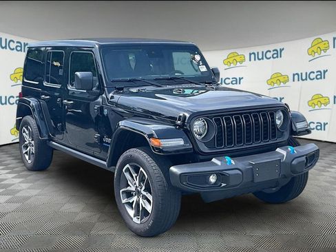 Used 2024 Jeep Wrangler Unlimited w/ Convenience Group AWD/4WD image 1