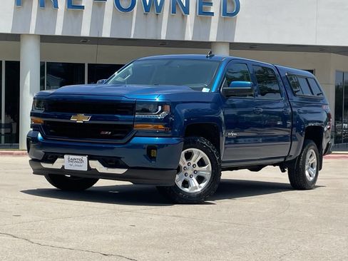 Used 2018 Chevrolet Silverado 1500 LT w/ Texas Edition AWD/4WD image 1