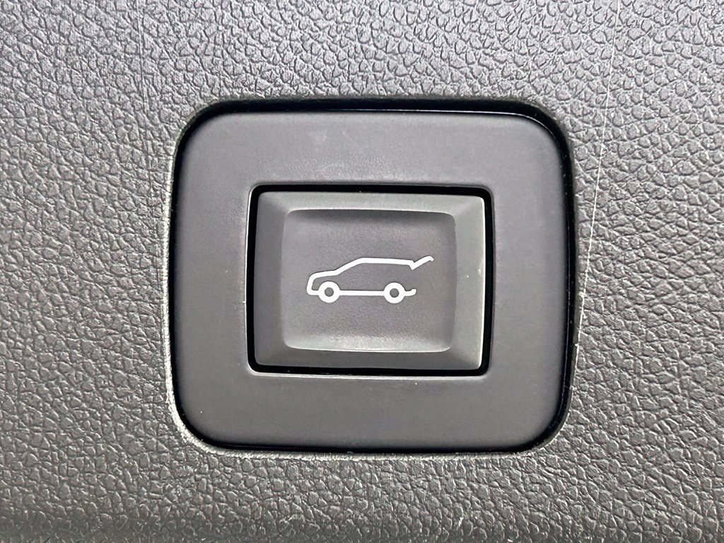 Used 2023 Buick Encore GX Essence w/ Experience Buick Package AWD/4WD image 15