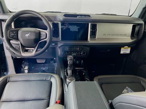 New 2025 Ford Bronco Outer Banks image 7