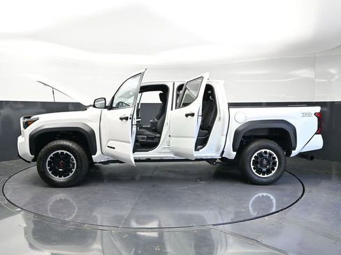Used 2024 Toyota Tacoma TRD Off-Road AWD/4WD image 42
