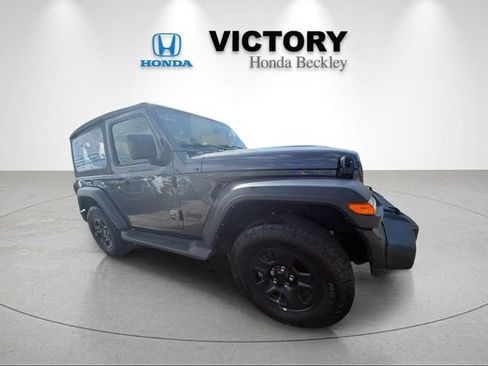 Used 2025 Jeep Wrangler Sport AWD/4WD image 7