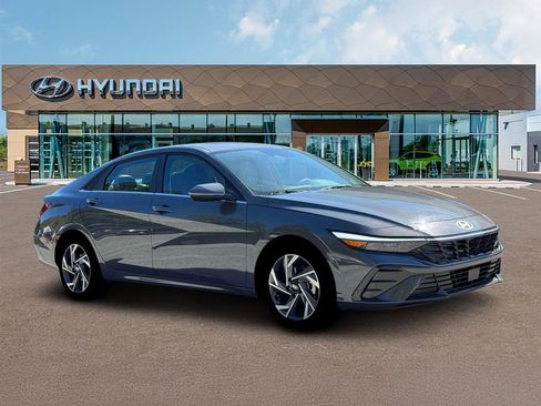 New 2026 Hyundai Elantra Limited w/ Cargo Package FWD image 10