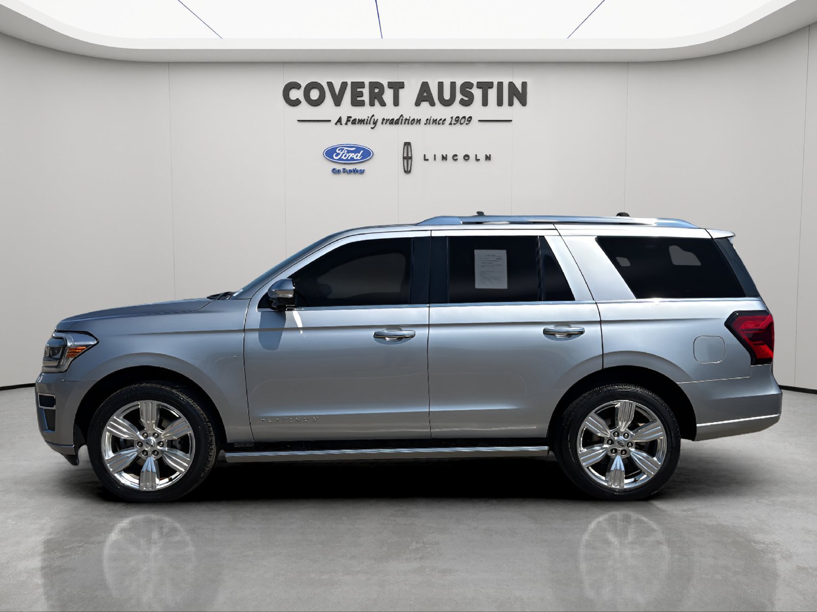 Certified 2023 Ford Expedition Platinum AWD/4WD image 2