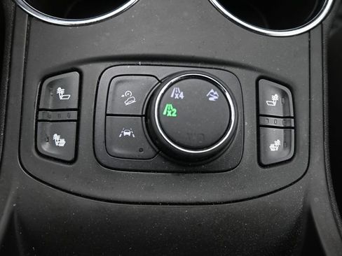 Used 2024 GMC Terrain SLT AWD/4WD image 21