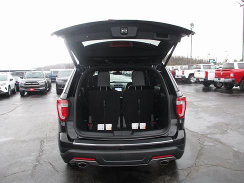 Used 2018 Ford Explorer XLT w/ Equipment Group 202A image 7