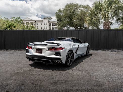 Used 2021 Chevrolet Corvette Stingray Premium Conv w/ Z51 Performance Package RWD image 3