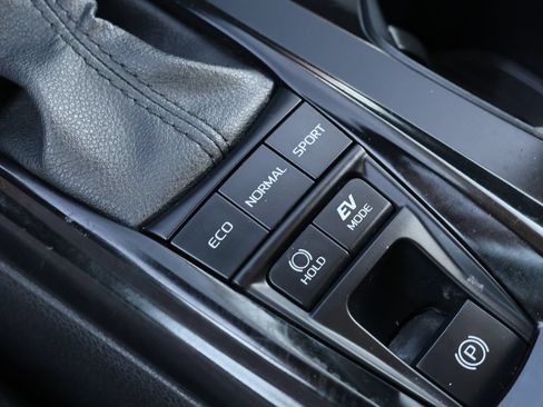Used 2025 Toyota Camry LE FWD image 23