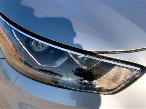 Used 2021 Toyota Highlander Limited image 27