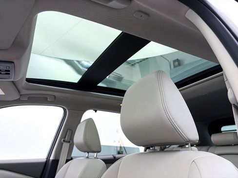 Used 2023 Nissan Rogue SL w/ SL Premium Package image 5