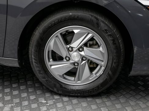 Used 2024 Hyundai Elantra SE FWD image 29