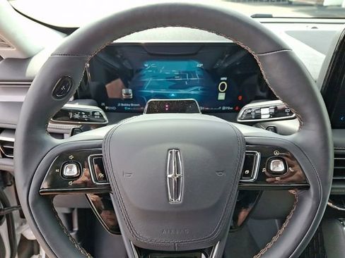 New 2026 Lincoln Aviator AWD image 9
