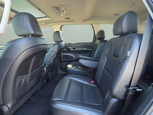 Used 2025 Kia Telluride S AWD/4WD image 15