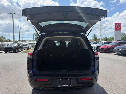 Used 2024 Nissan Pathfinder SV AWD/4WD image 9