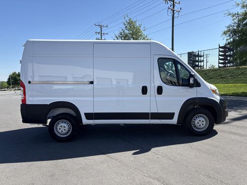Used 2025 RAM ProMaster 1500 w/ Convenience Group FWD image 10