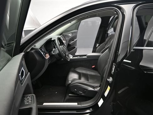 Used 2023 Volvo XC60 B5 Ultimate AWD/4WD image 16