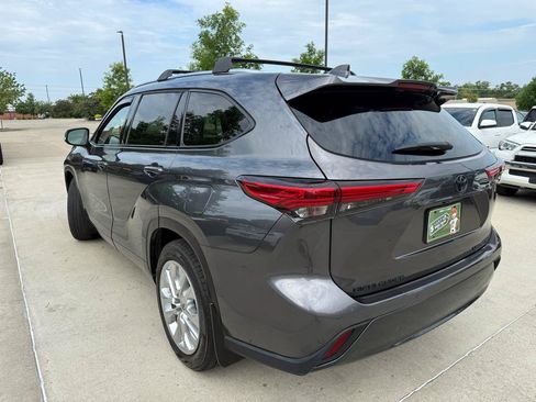 Used 2020 Toyota Highlander Limited AWD/4WD image 6