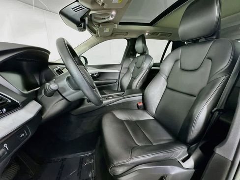 Used 2022 Volvo XC90 T5 Momentum w/ Advanced Package FWD image 12