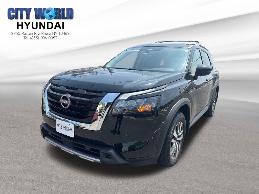 Used 2025 Nissan Pathfinder SL AWD/4WD image 1