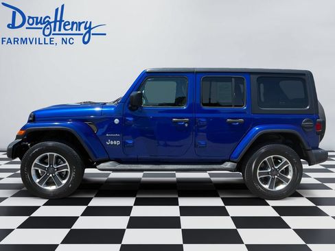 Used 2018 Jeep Wrangler Unlimited Sahara AWD/4WD image 2
