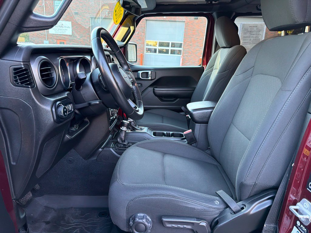 Used 2022 Jeep Gladiator Overland AWD/4WD image 13