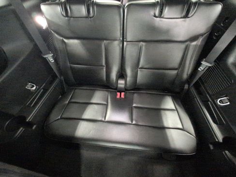 Used 2024 Ford Explorer XLT w/ Equipment Group 202A AWD/4WD image 24