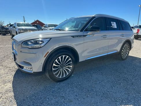 Used 2022 Lincoln Aviator Reserve w/ Equipment Group 201A AWD/4WD image 5