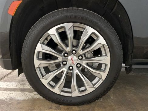 Used 2023 GMC Yukon XL Denali image 30