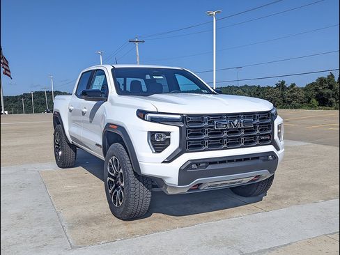 New 2026 GMC Canyon AT4 w/ Nightfall Essentials Package AWD/4WD image 5