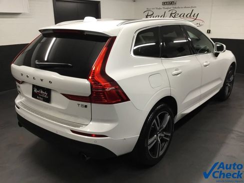 Used 2018 Volvo XC60 T5 Momentum w/ Vision Package AWD/4WD image 11